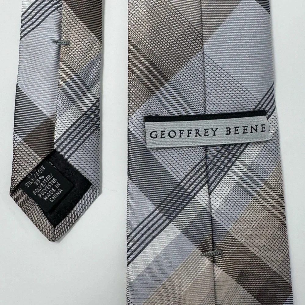 GEOFFREY BEENE 100% SILK‎ Plaid Tie, necktie, preppy, classic, business, office